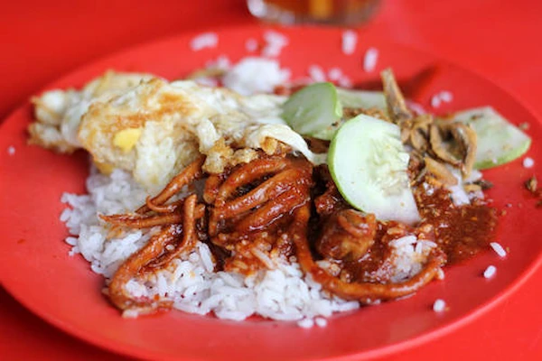 plate-of-nasi-lemak-coconut-rice-malaysia