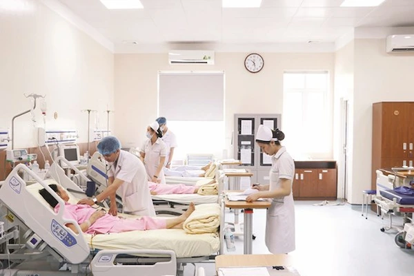 Patient in modern hospital room - Ho Chi Minh City - international hospital