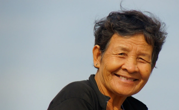 friendly-vietnamese-people-smiling