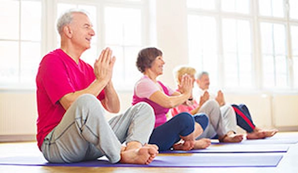 expat-senior-yoga-class-hanoi