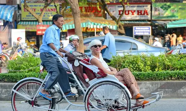 cyclo-ride-hue-vietnam